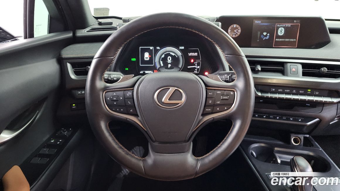 Lexus UX 2022