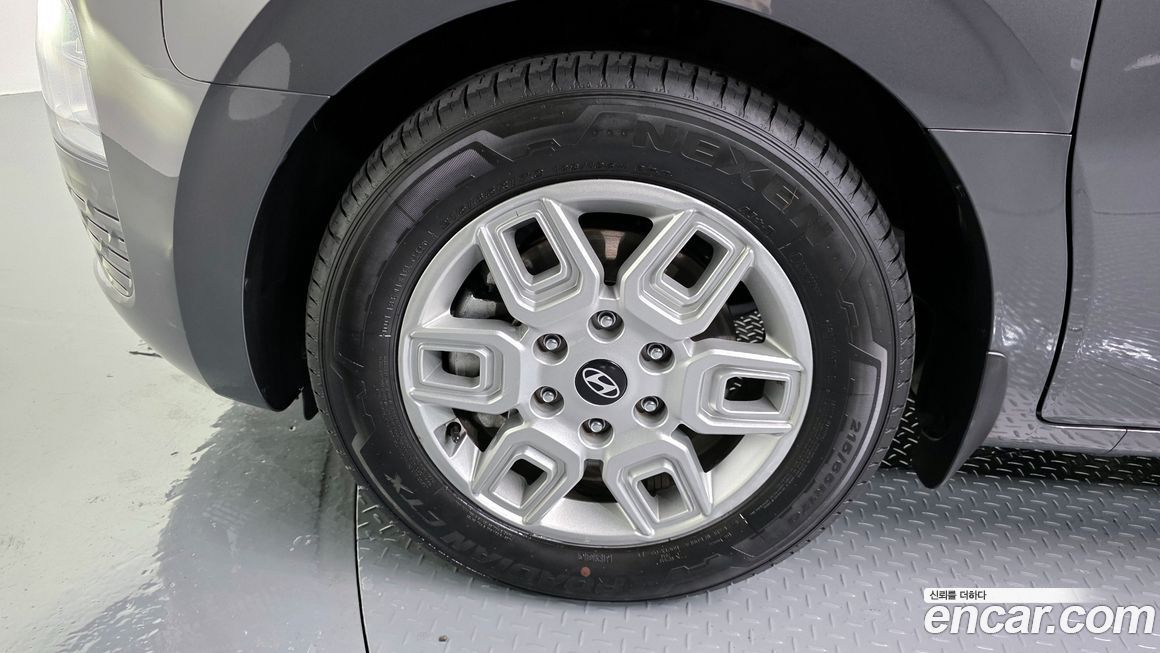 Hyundai Staria 2025