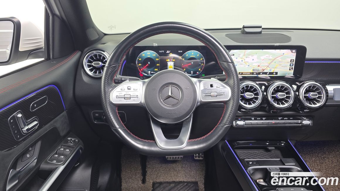 Mercedes-Benz GLB-Class 2021