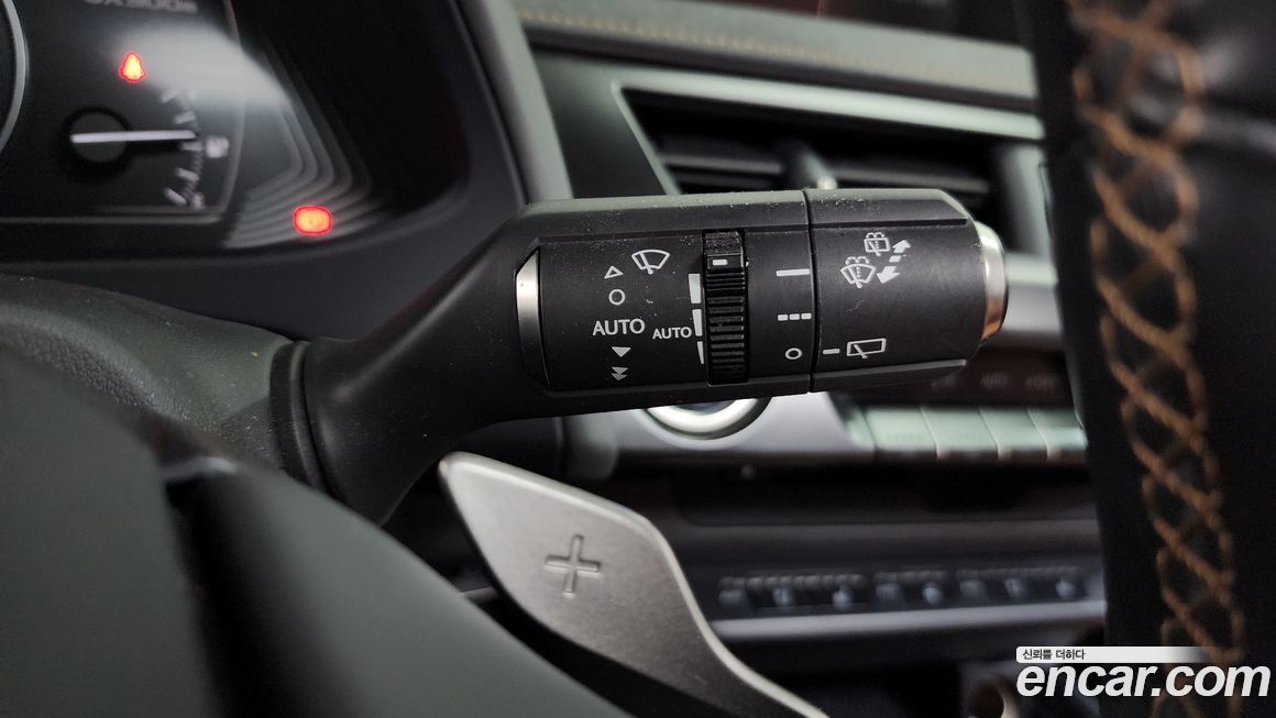 Lexus UX 2022