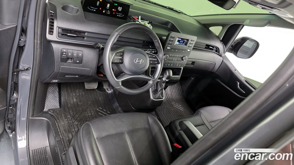 Hyundai Staria 2025