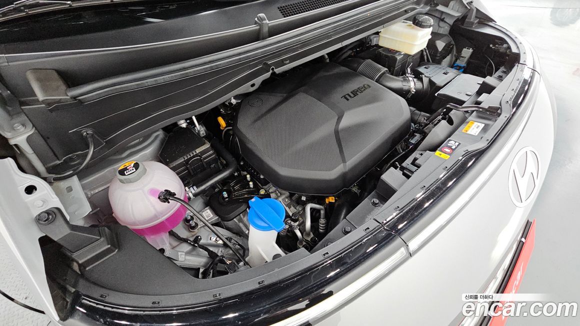 Hyundai Staria 2025