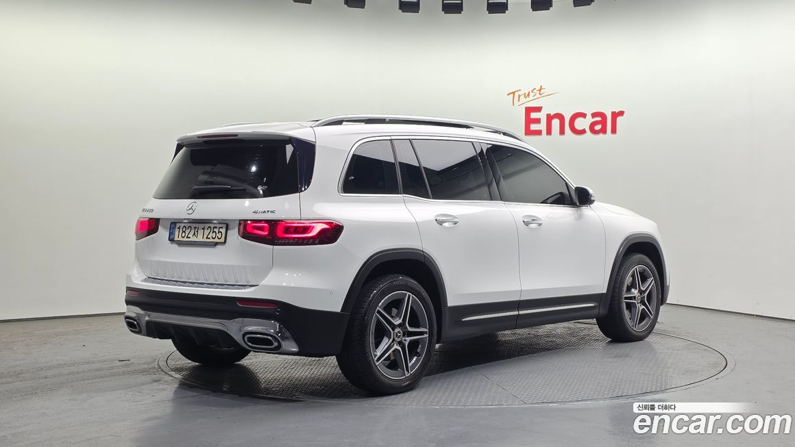 Mercedes-Benz GLB-Class 2021