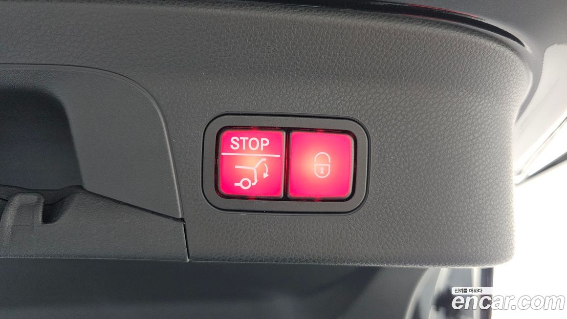 Mercedes-Benz GLC-Class 2023