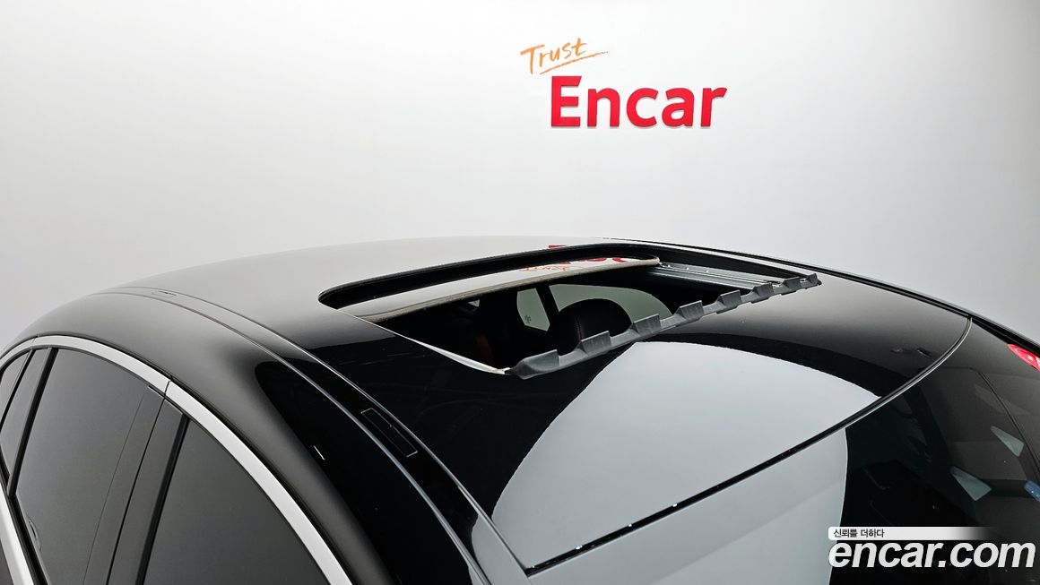 Mercedes-Benz GLC-Class 2023