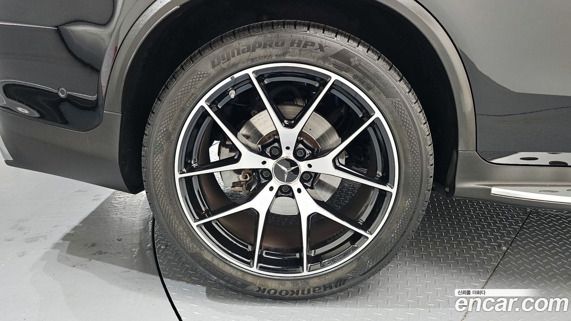 Mercedes-Benz GLC-Class 2023