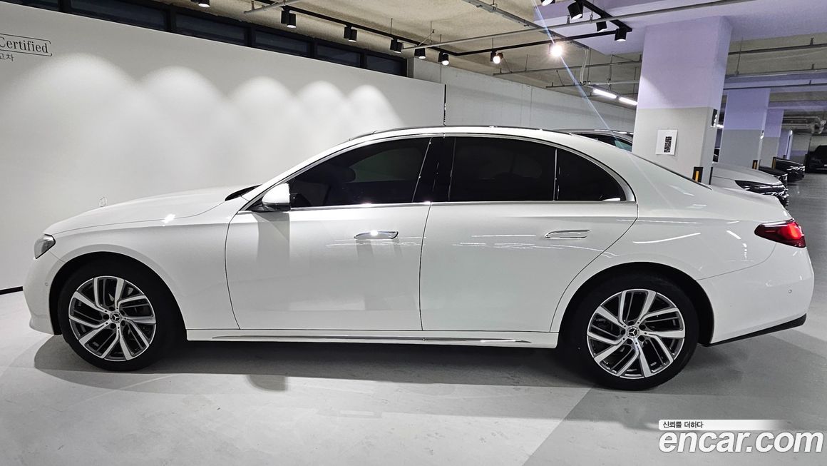 Mercedes-Benz E-Class 2024