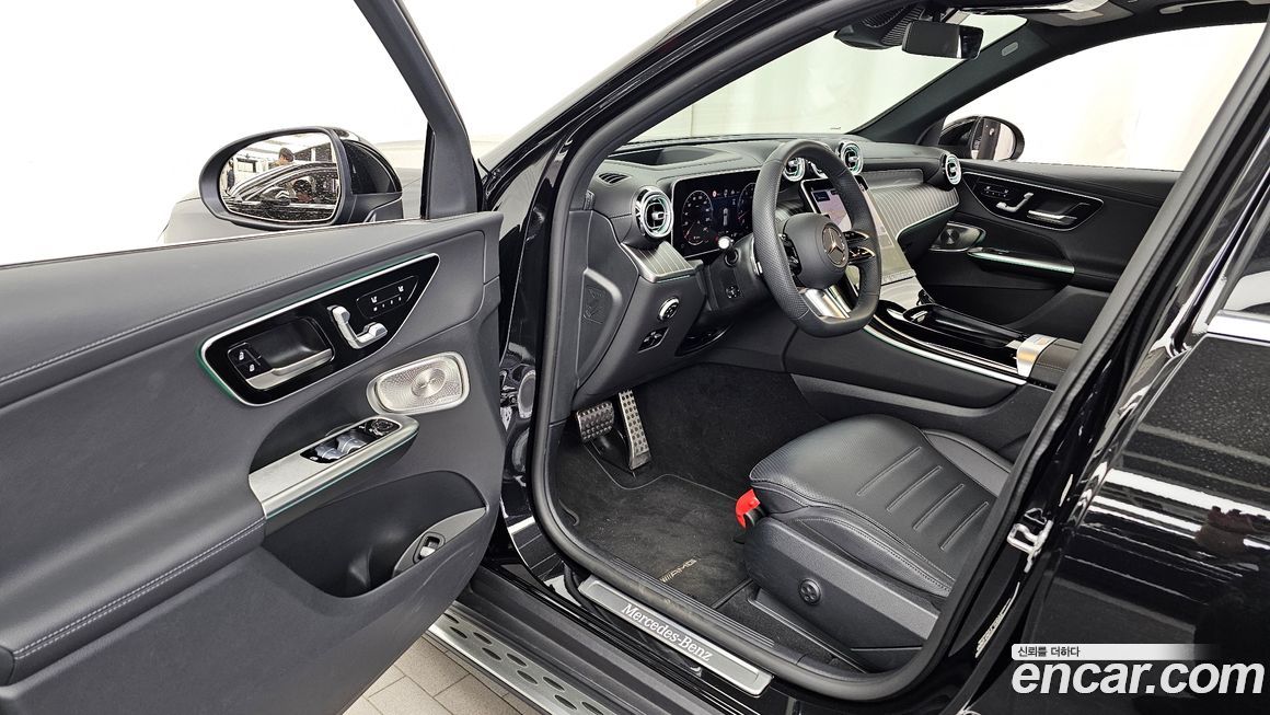 Mercedes-Benz GLC-Class 2025