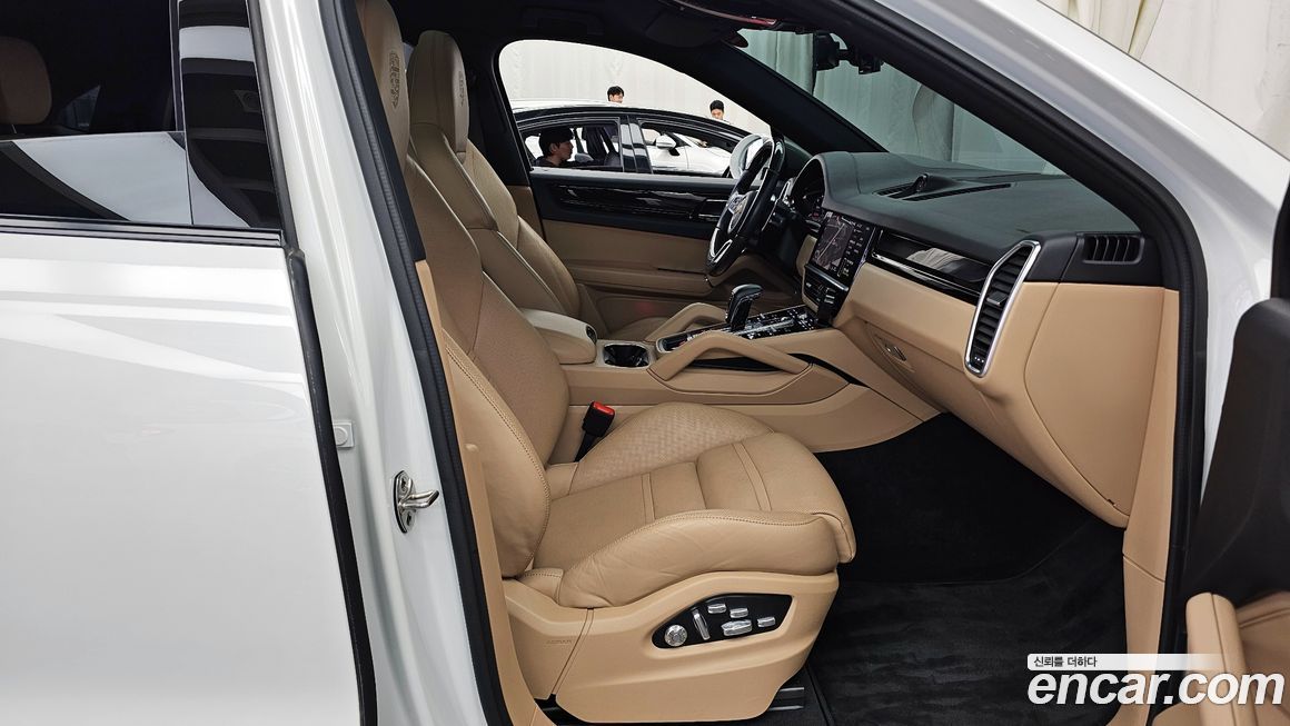 Porsche Cayenne 2021