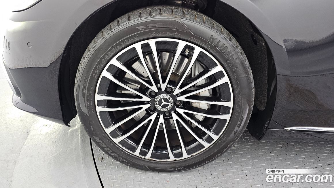 Mercedes-Benz S-Class 2021