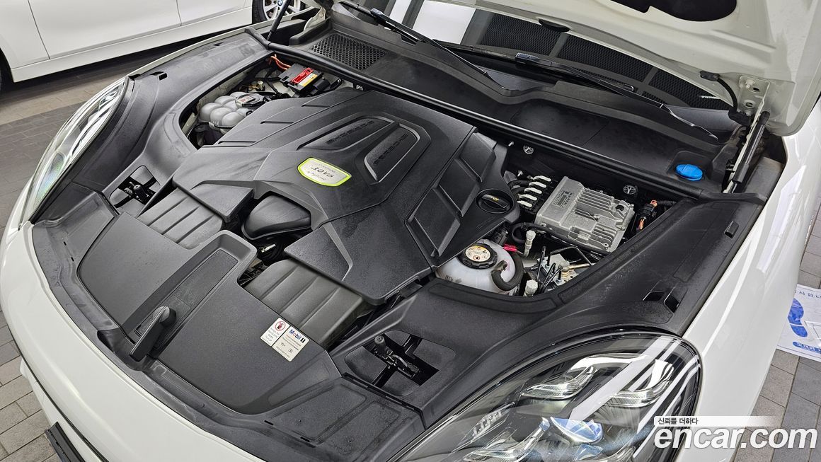 Porsche Cayenne 2021