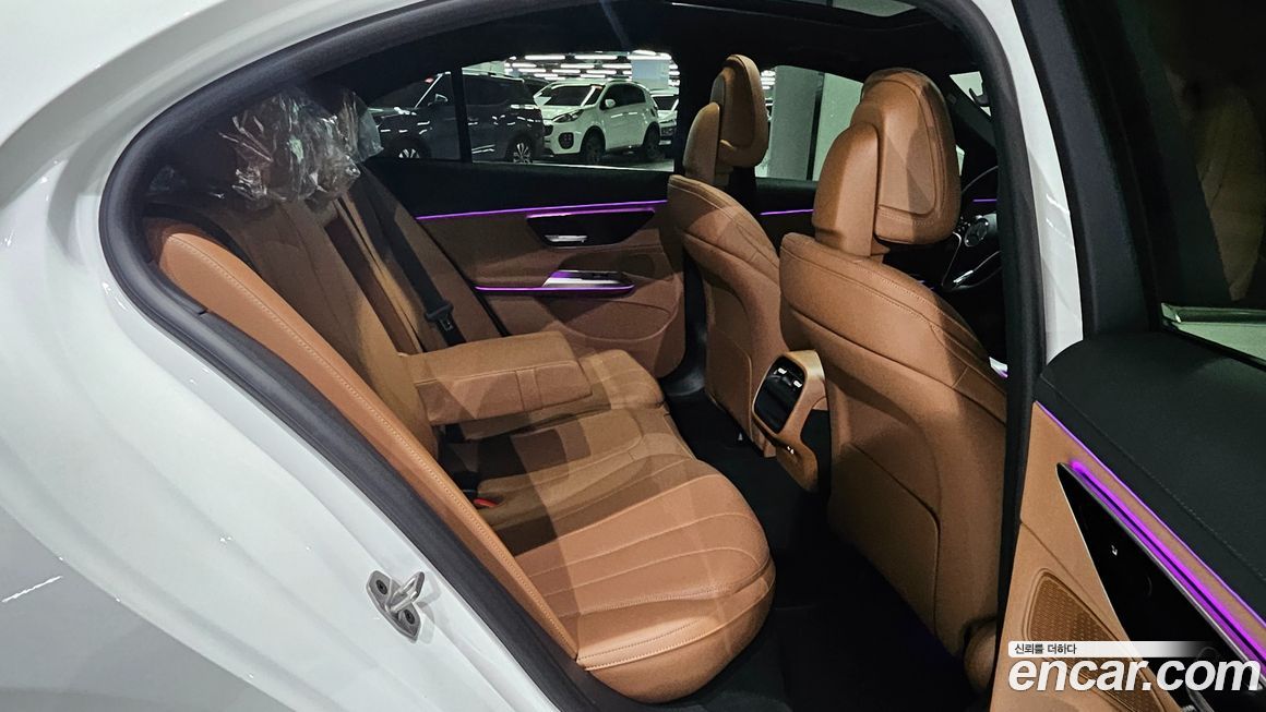 Mercedes-Benz E-Class 2024