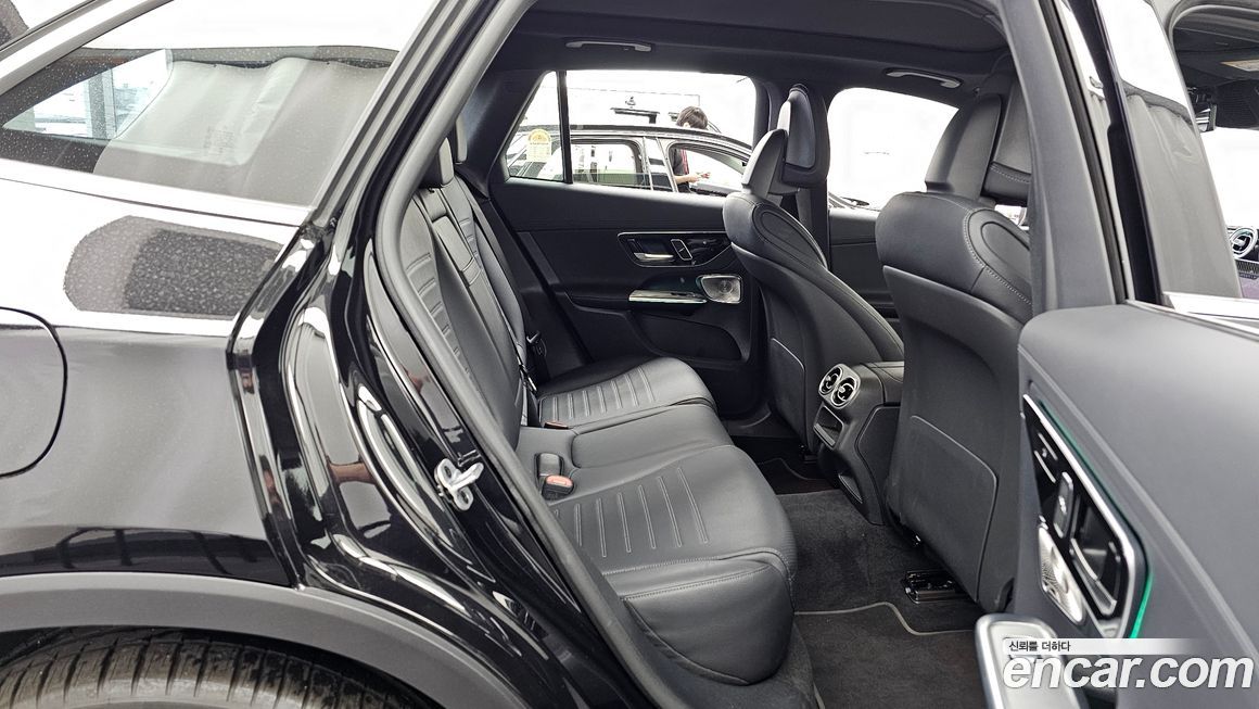 Mercedes-Benz GLC-Class 2025