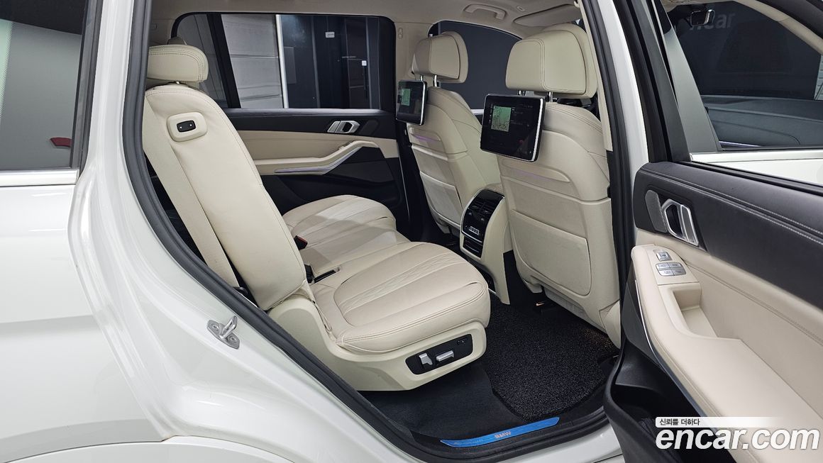 BMW X7 2022