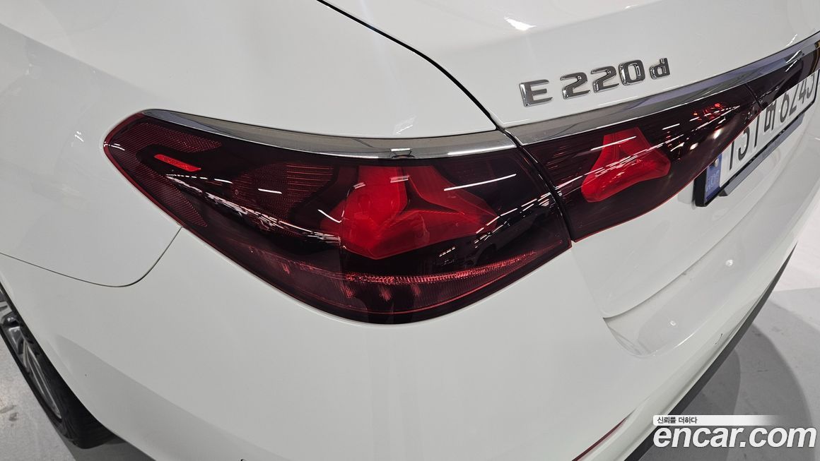 Mercedes-Benz E-Class 2024