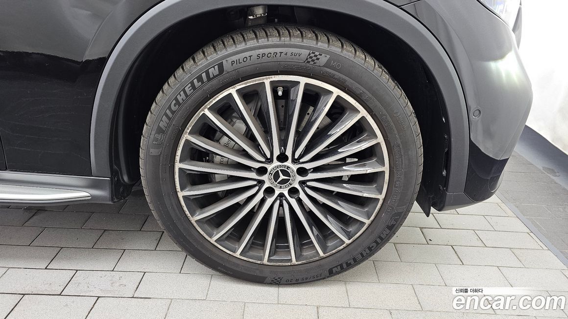 Mercedes-Benz GLC-Class 2025