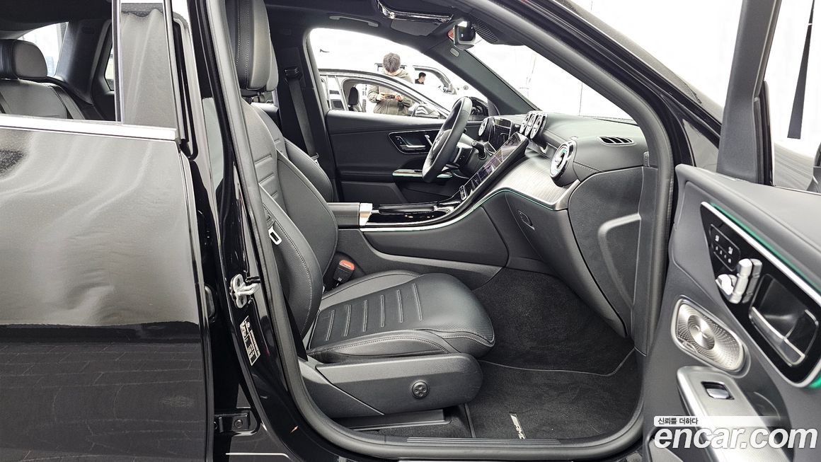 Mercedes-Benz GLC-Class 2025