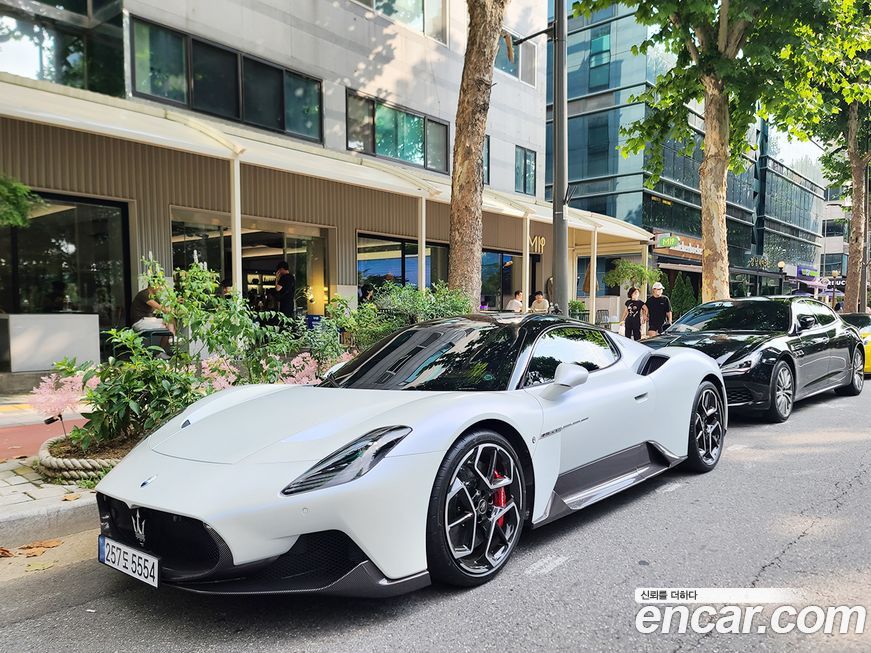 Maserati MC20 2022