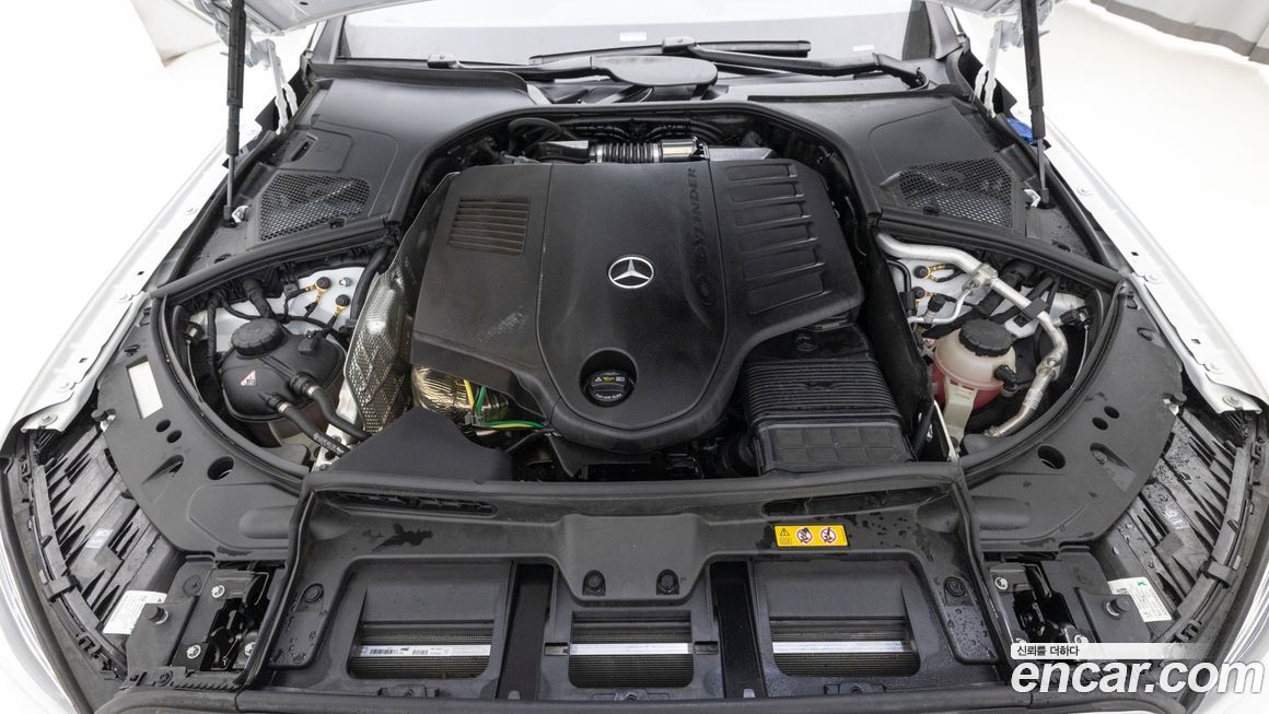 Mercedes-Benz S-Class 2024