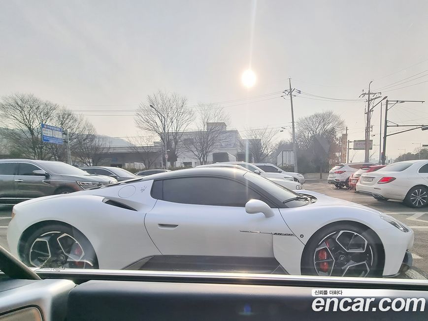 Maserati MC20 2022
