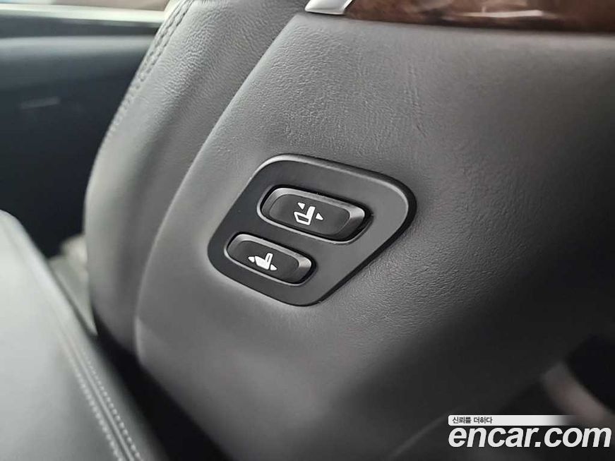 Genesis EQ900 2016