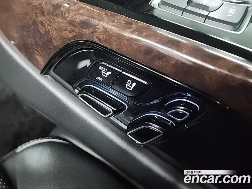 Genesis EQ900 2016