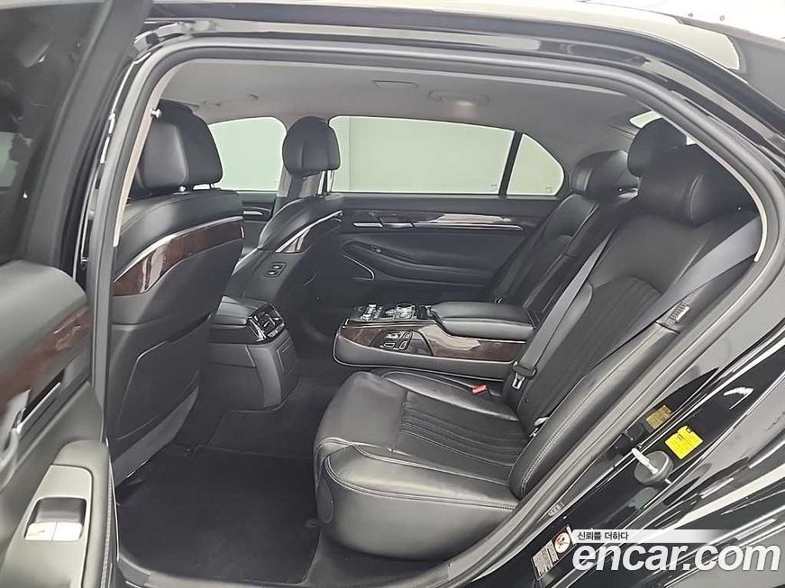 Genesis EQ900 2016
