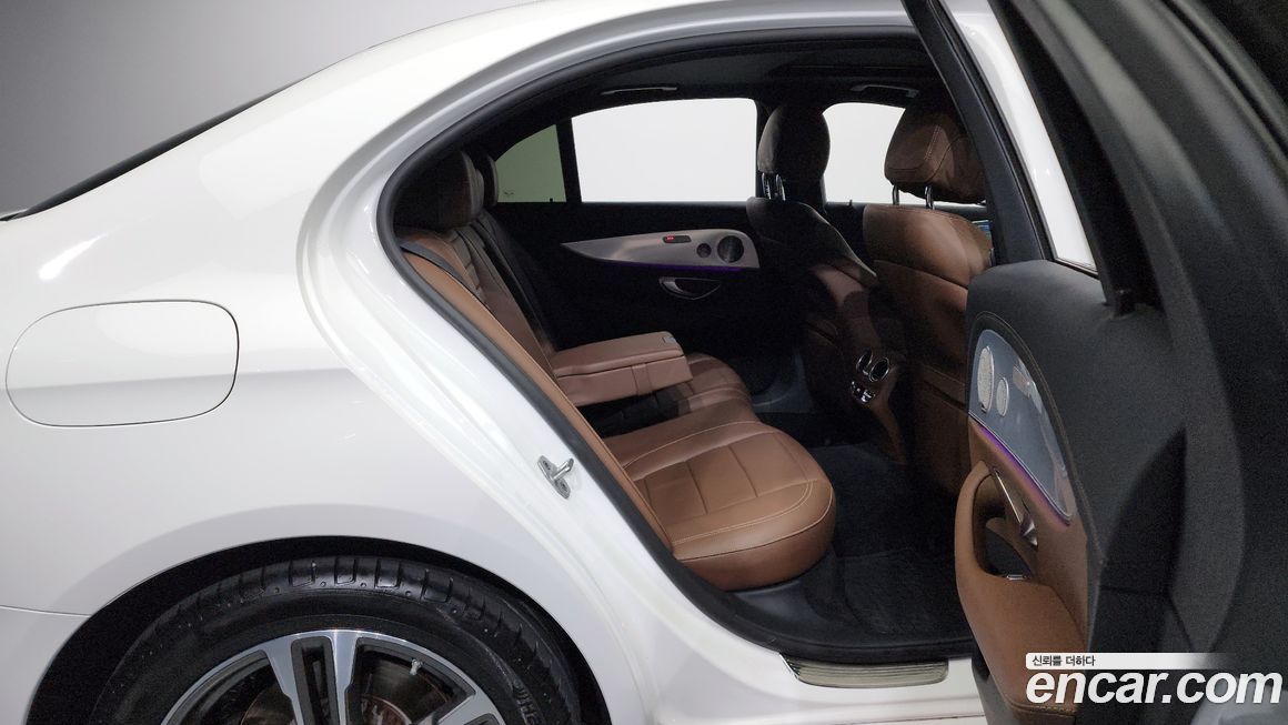 Mercedes-Benz E-Class 2021