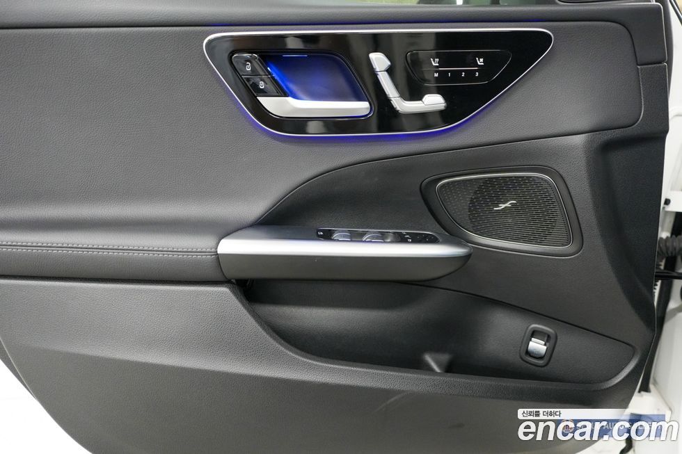 Mercedes-Benz C-Class 2024