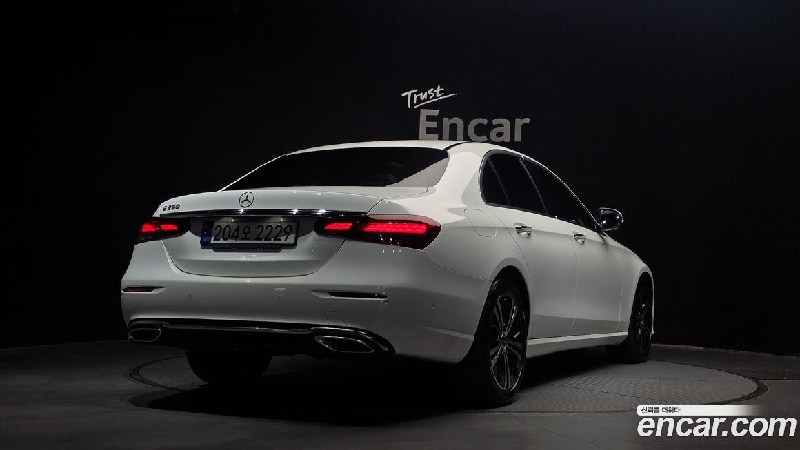 Mercedes-Benz E-Class 2022