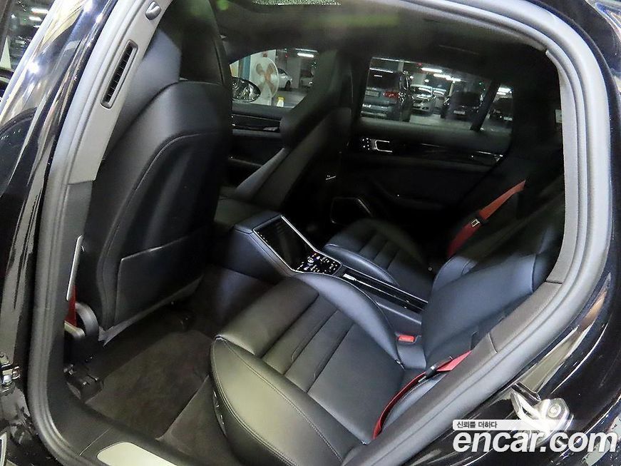 Porsche Panamera 2019