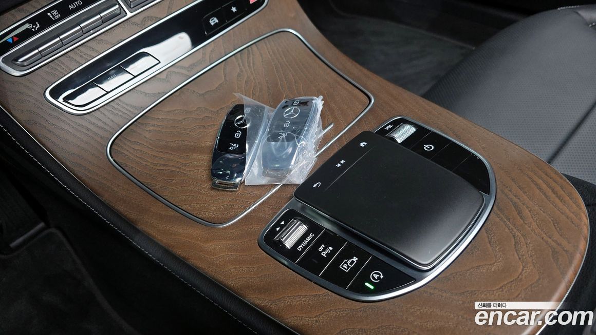 Mercedes-Benz E-Class 2023