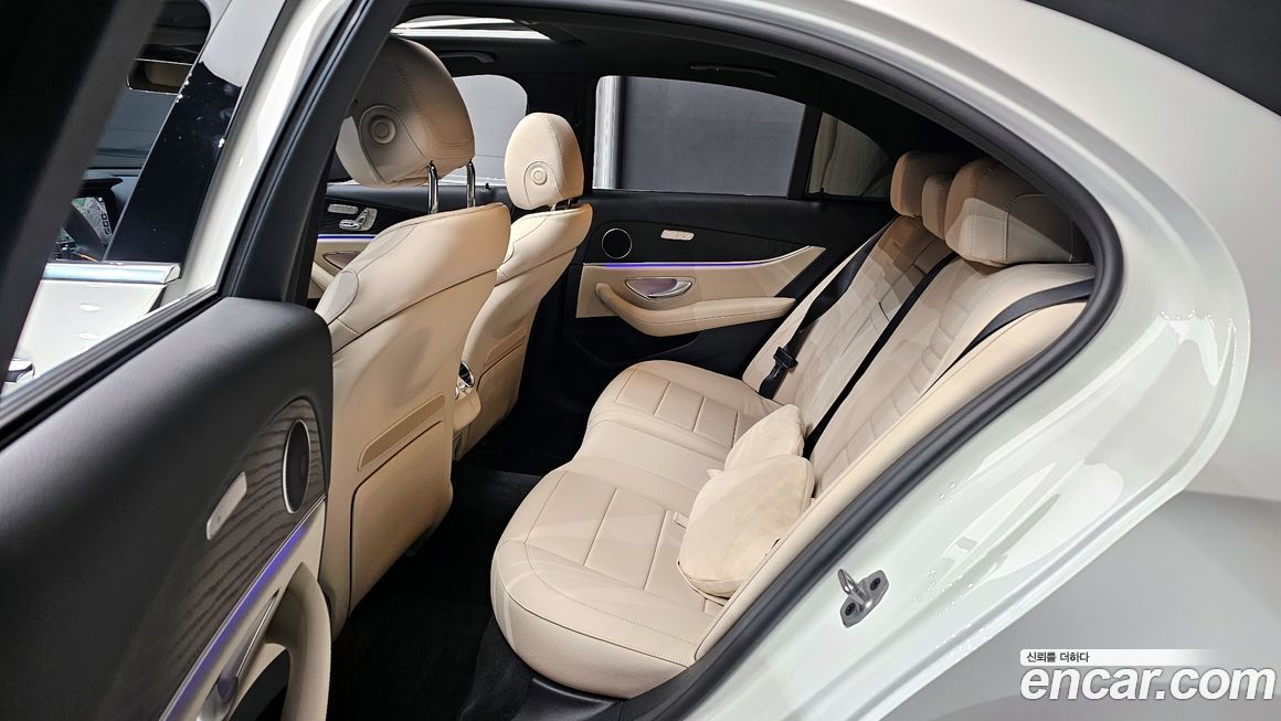 Mercedes-Benz E-Class 2022