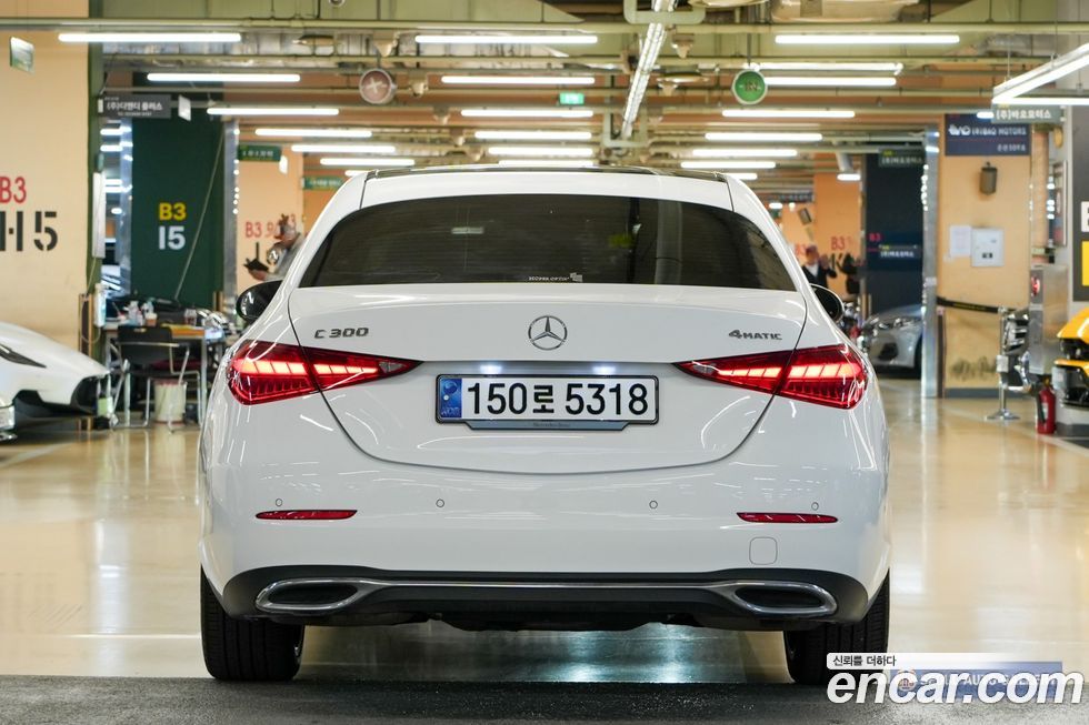 Mercedes-Benz C-Class 2024