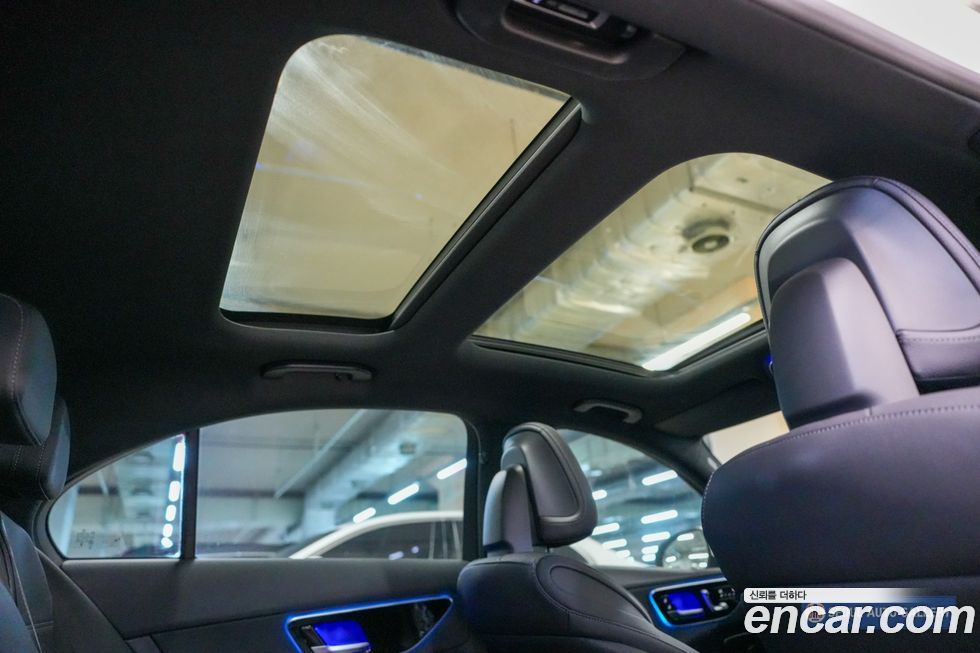 Mercedes-Benz C-Class 2024