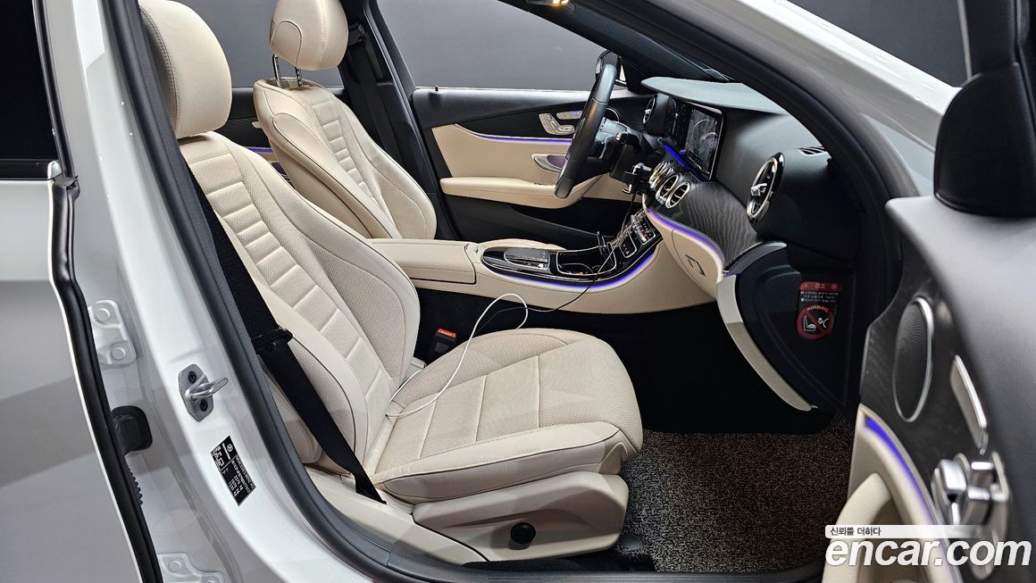 Mercedes-Benz E-Class 2022