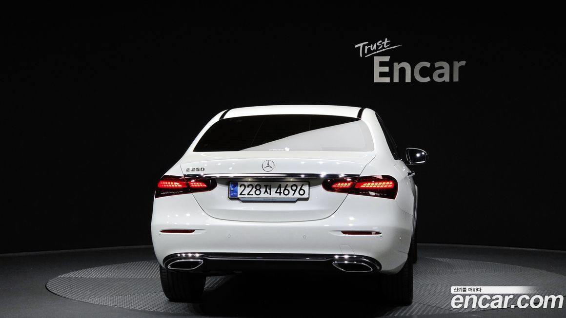 Mercedes-Benz E-Class 2023