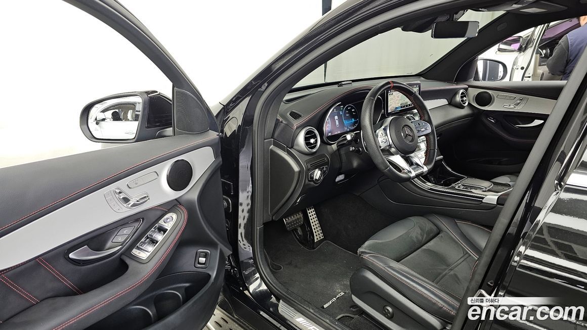 Mercedes-Benz GLC-Class 2023