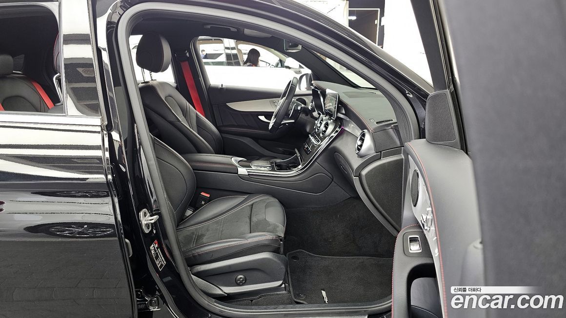 Mercedes-Benz GLC-Class 2023