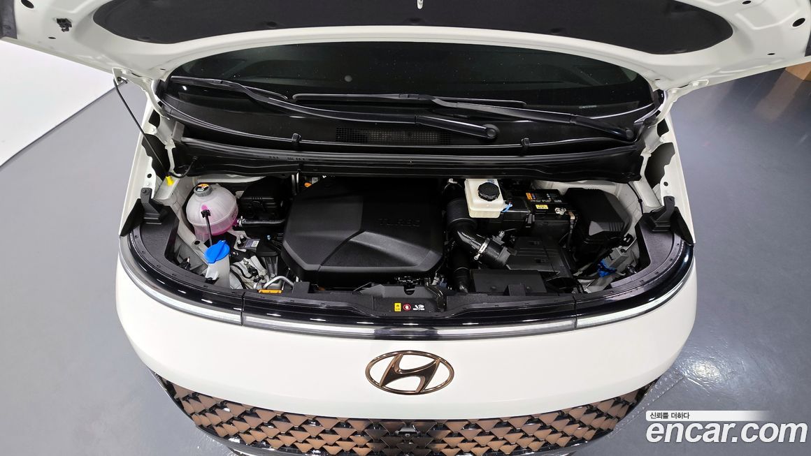 Hyundai Staria 2023