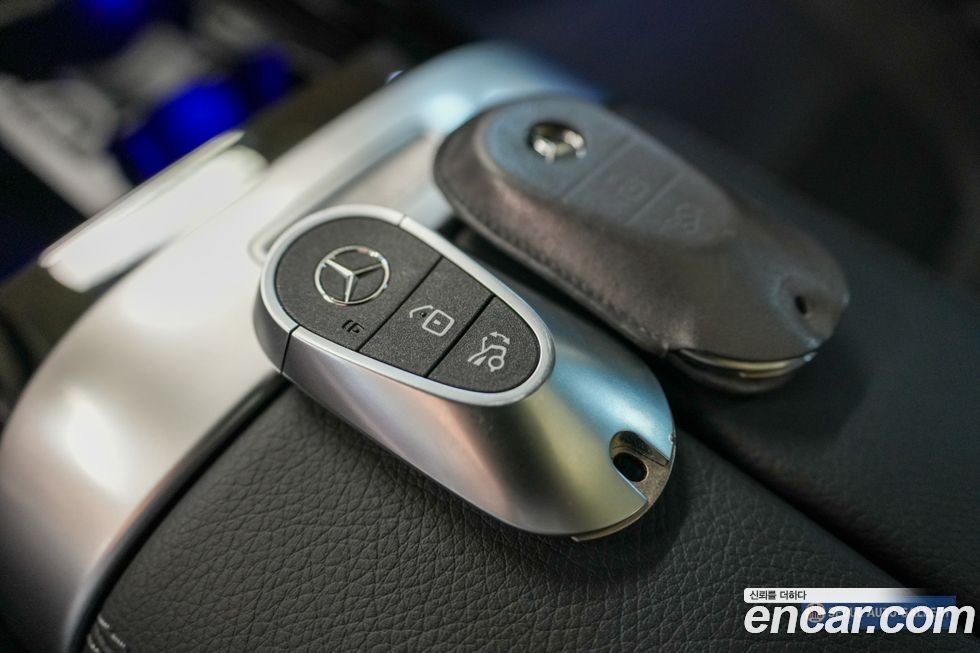 Mercedes-Benz C-Class 2024