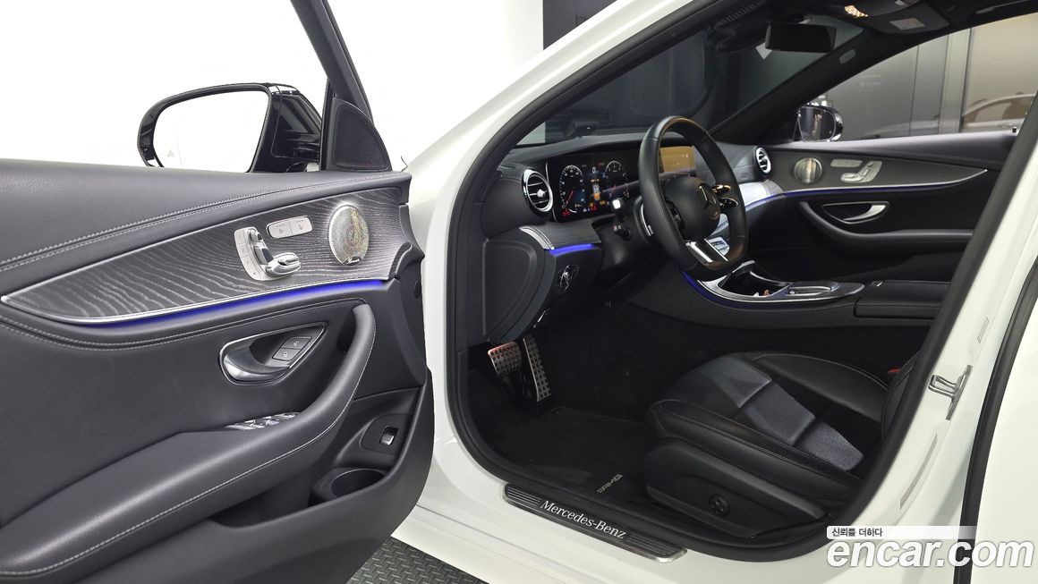 Mercedes-Benz E-Class 2023