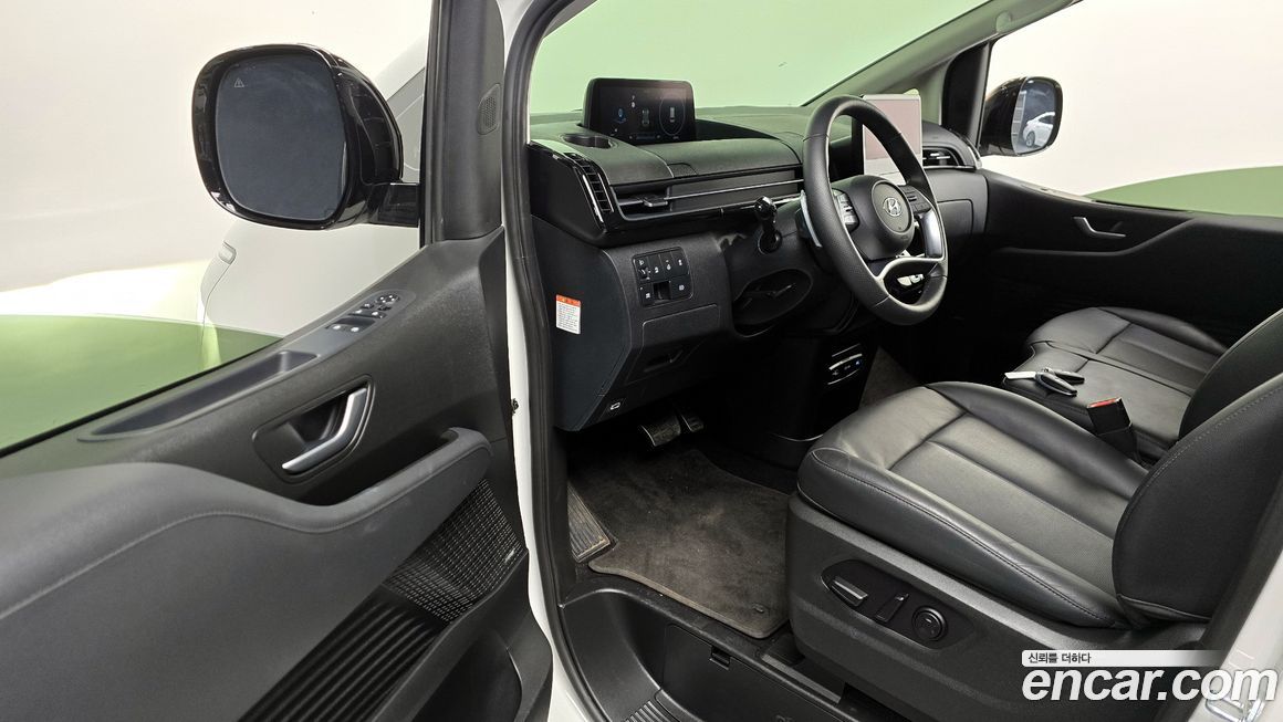 Hyundai Staria 2023