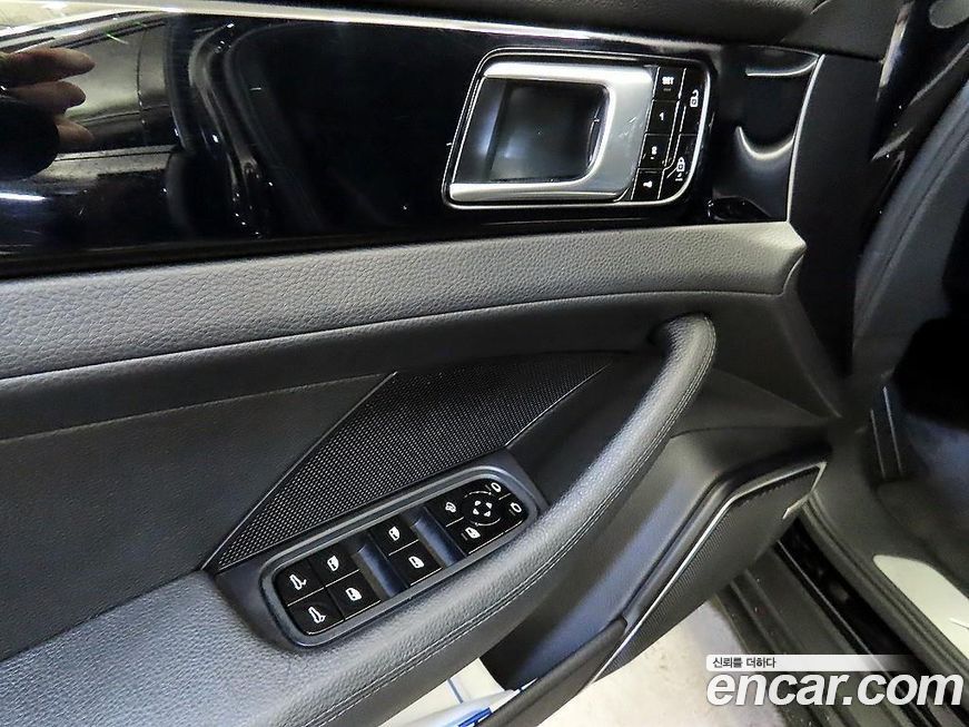 Porsche Panamera 2019