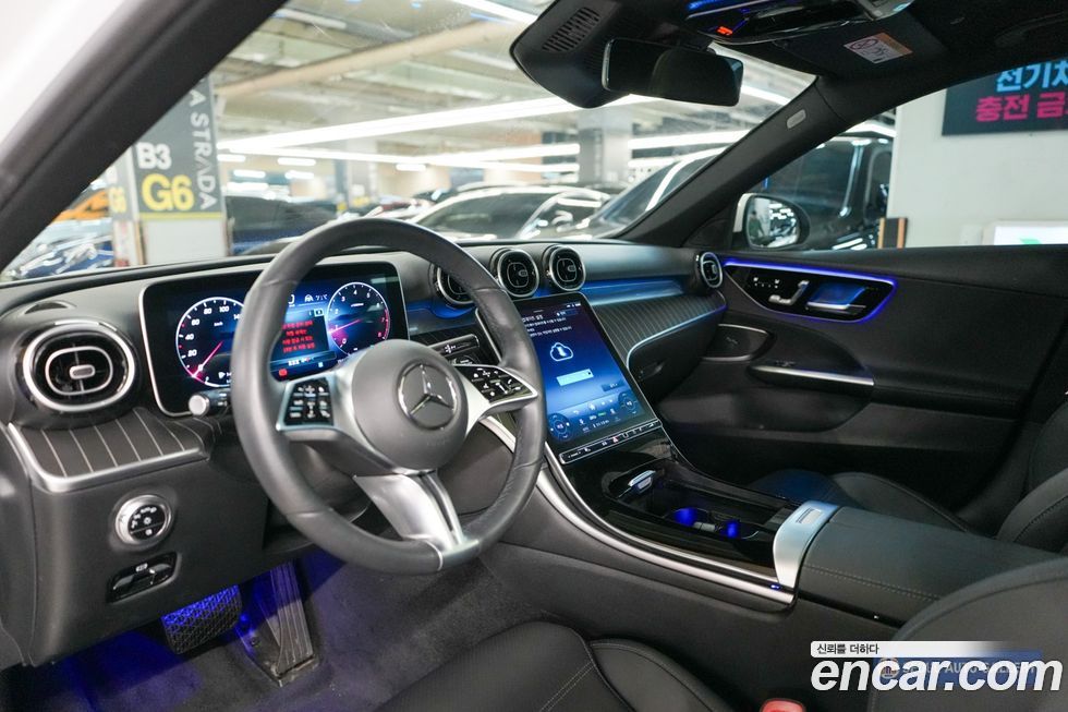 Mercedes-Benz C-Class 2024
