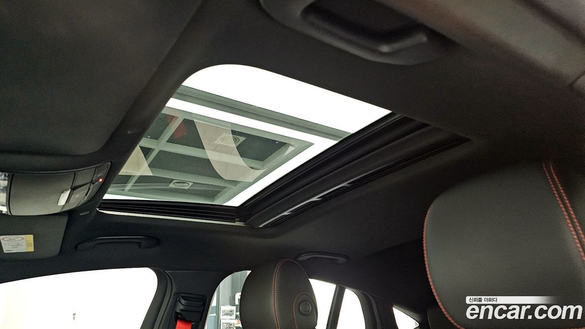 Mercedes-Benz GLC-Class 2023