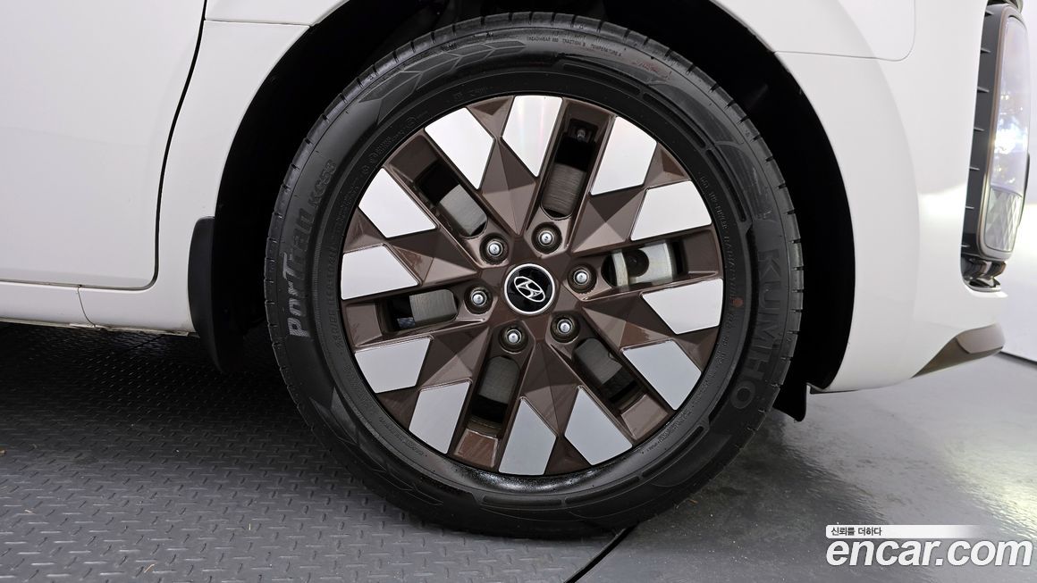 Hyundai Staria 2023