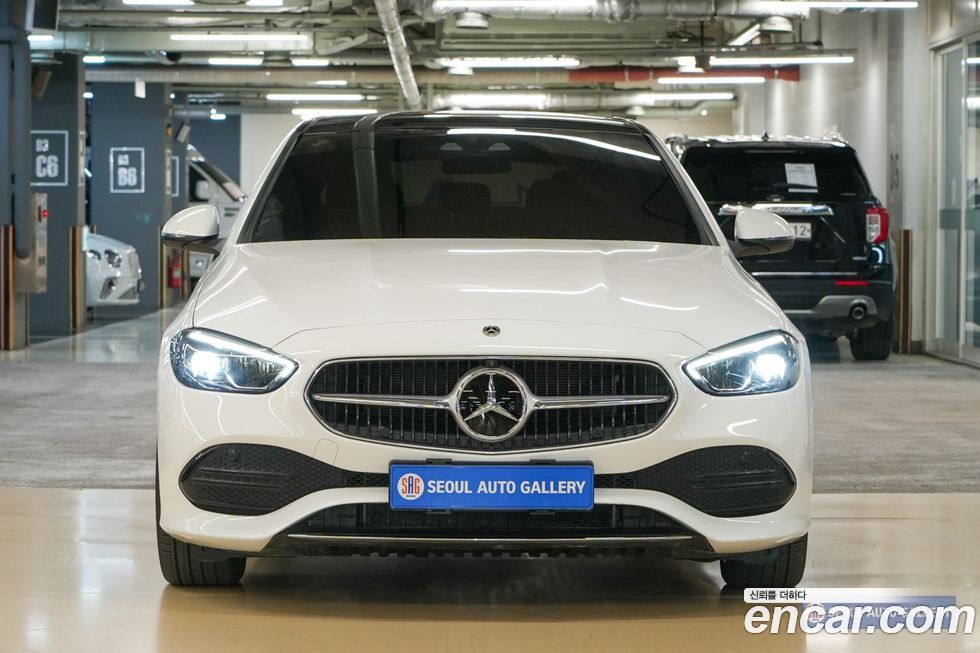 Mercedes-Benz C-Class 2024