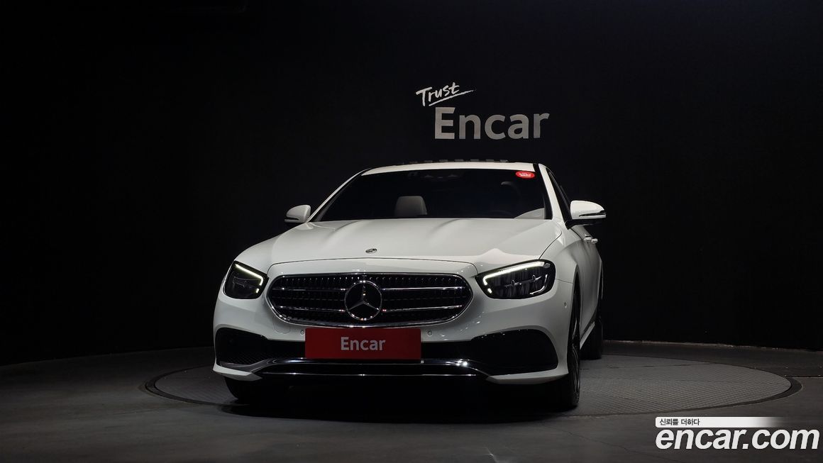 Mercedes-Benz E-Class 2022