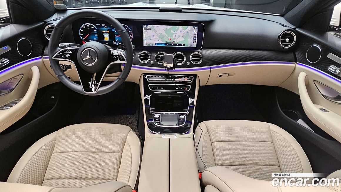 Mercedes-Benz E-Class 2022